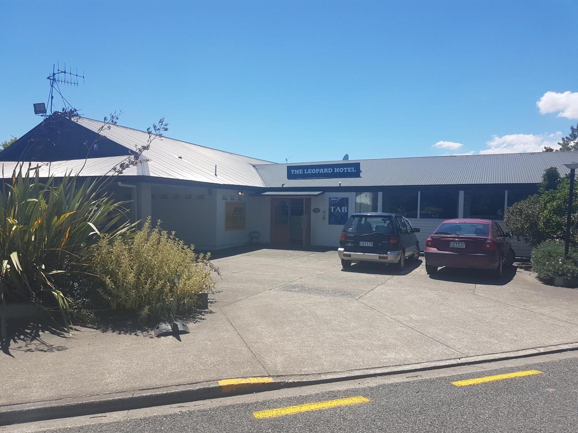 Leopard Hotel Waipukurau Екстериор снимка